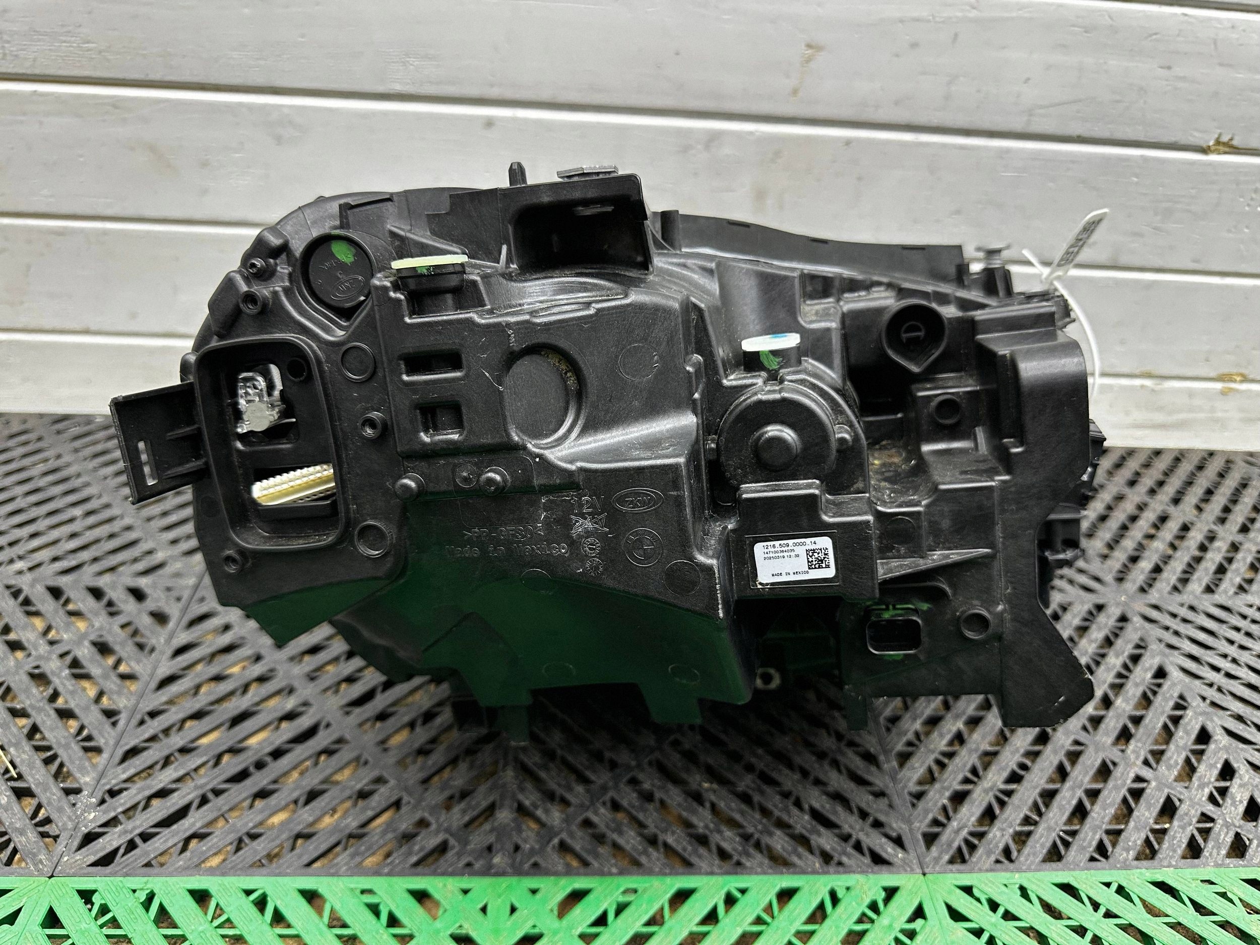 Licht vorne BMW 2 G42 5A320F3