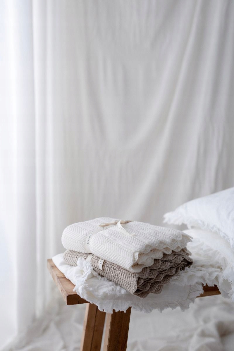 KOCYK BAMBUSOWY 80X100 FEATHER LIGHT BEIGE MY MEMI Wzór jodełka