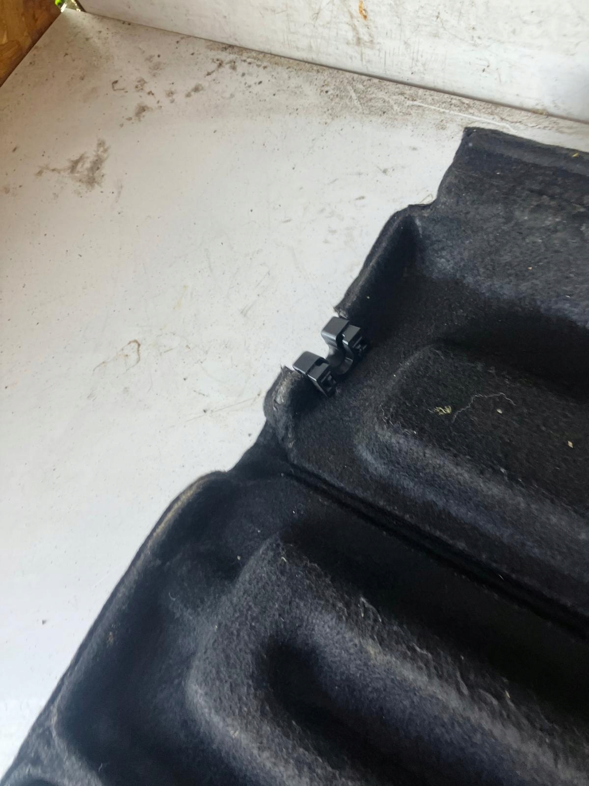 plato boot PEUGEOT 3008 and (09-16)