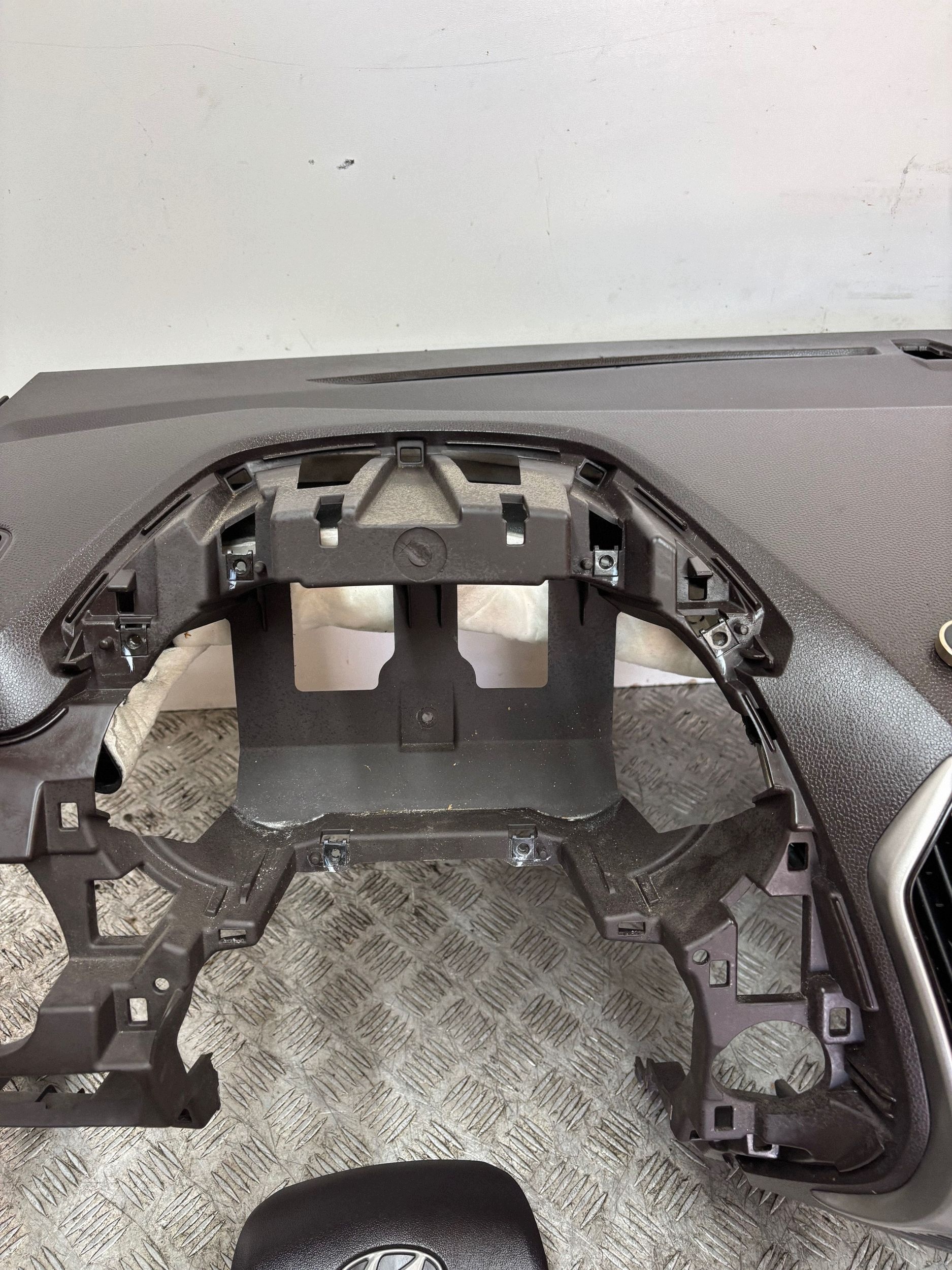 dashboard console airbag adjusters HYUNDAI IX35