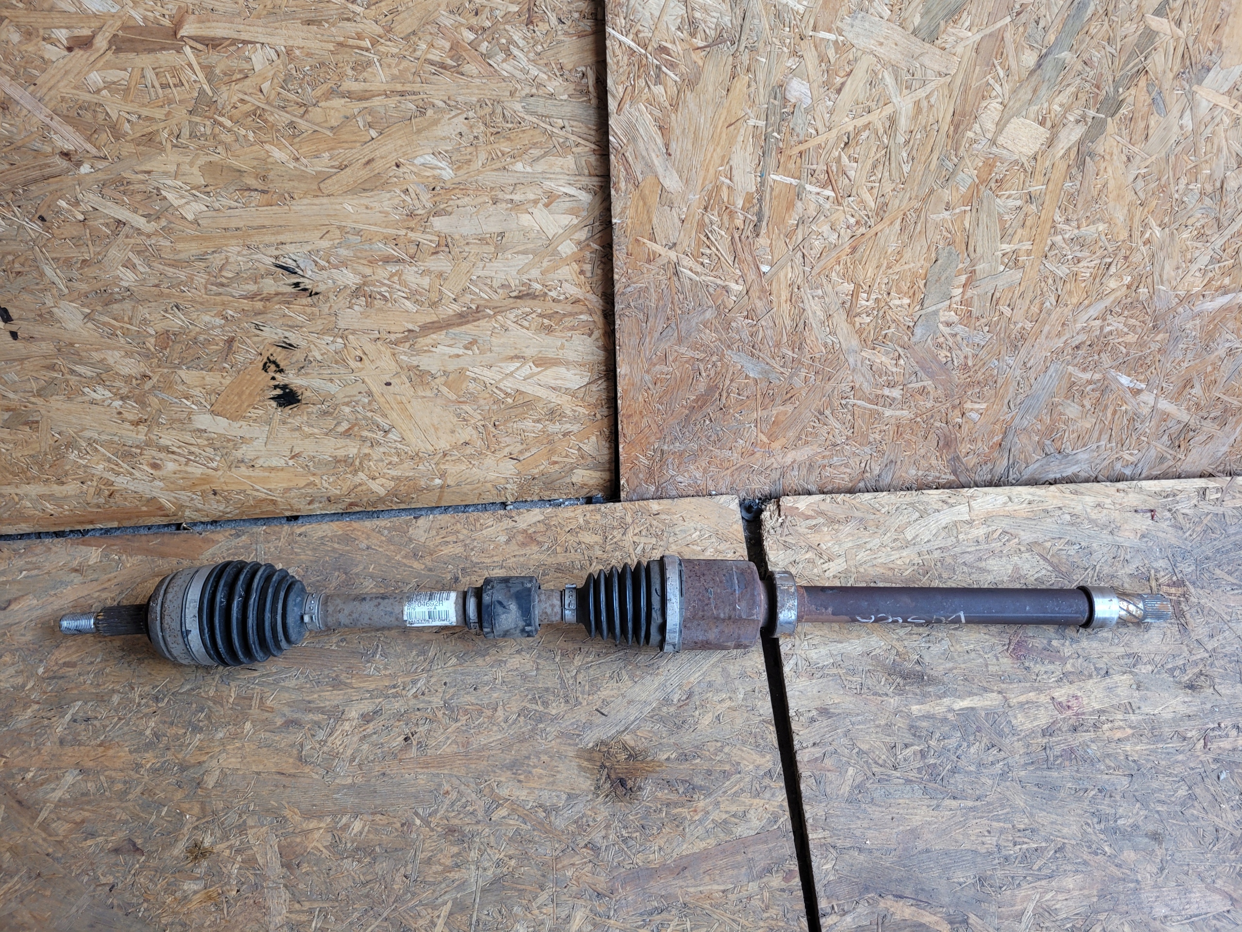 semi-axis right long DACIA DUSTER II 1.5 DCI 391004692R