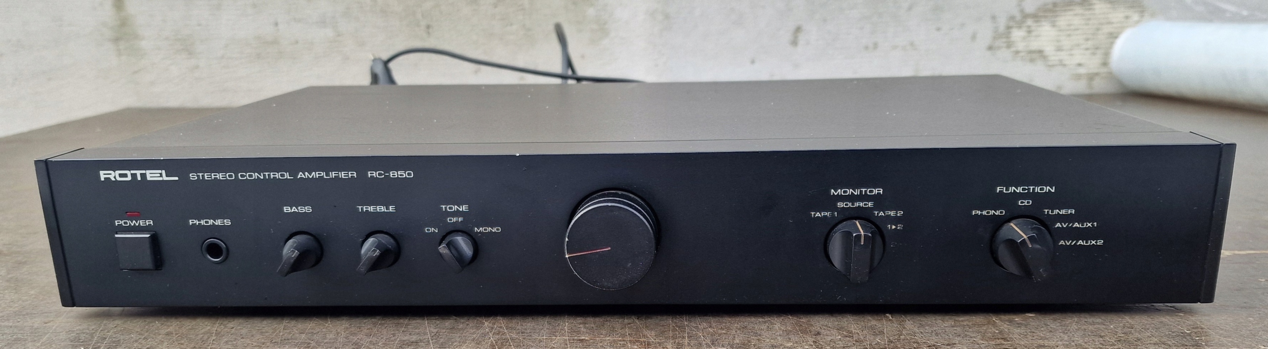 Предусилитель Rotel RC-850