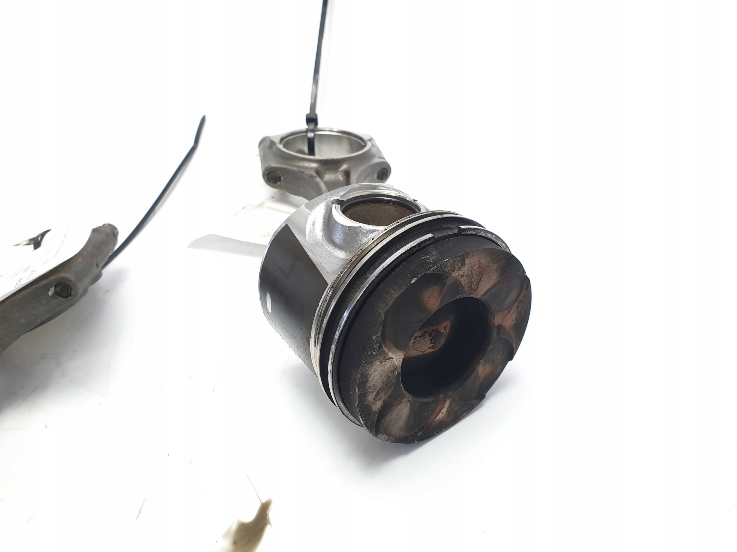 TŁOK 2.0 D3 VOLVO V70 Jakość części (zgodnie z GVO) O - oryginał z logo producenta pojazdu (OE)