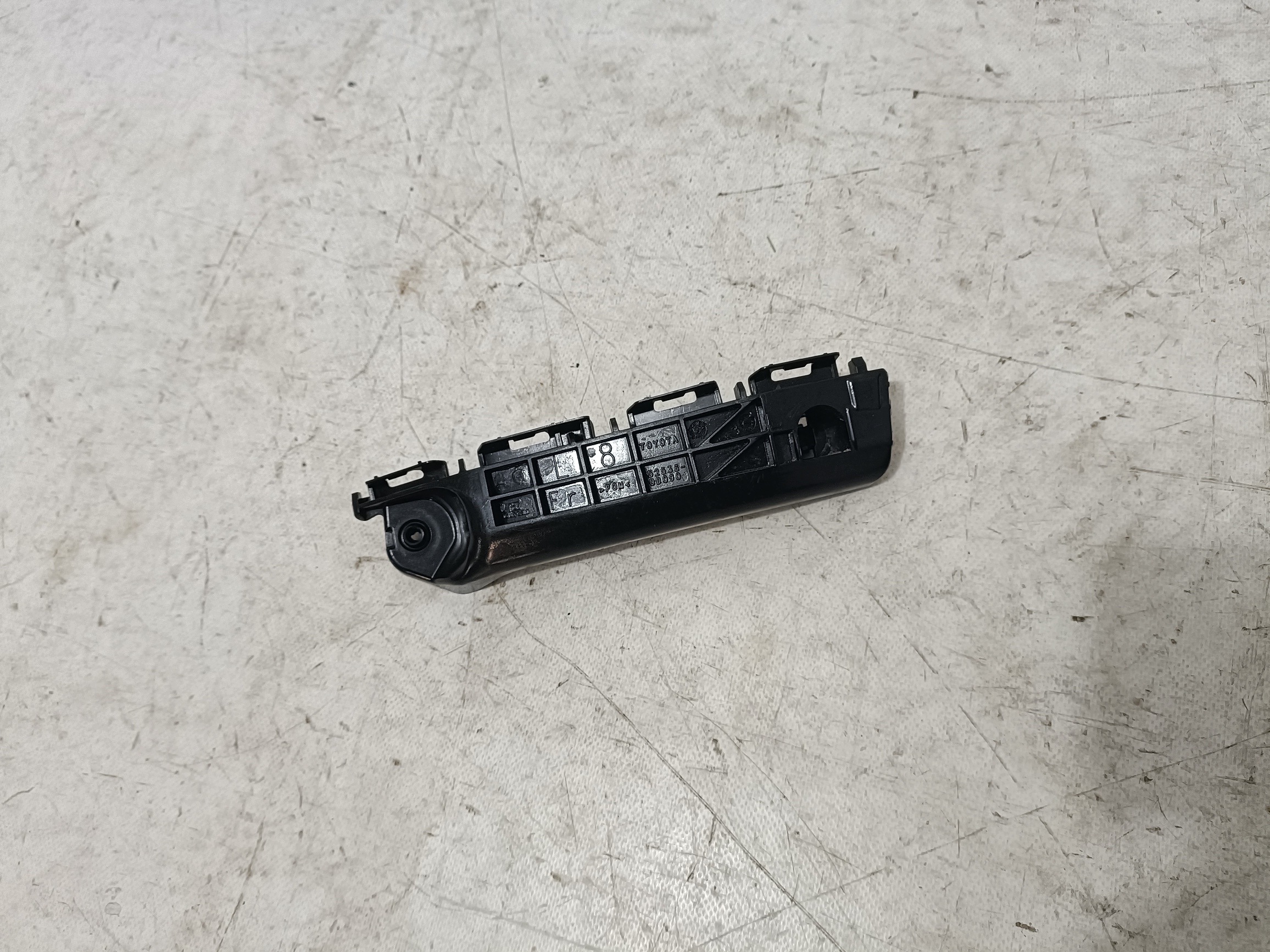 TOYOTA YARIS III holder bumper bracket left 52536-0D090