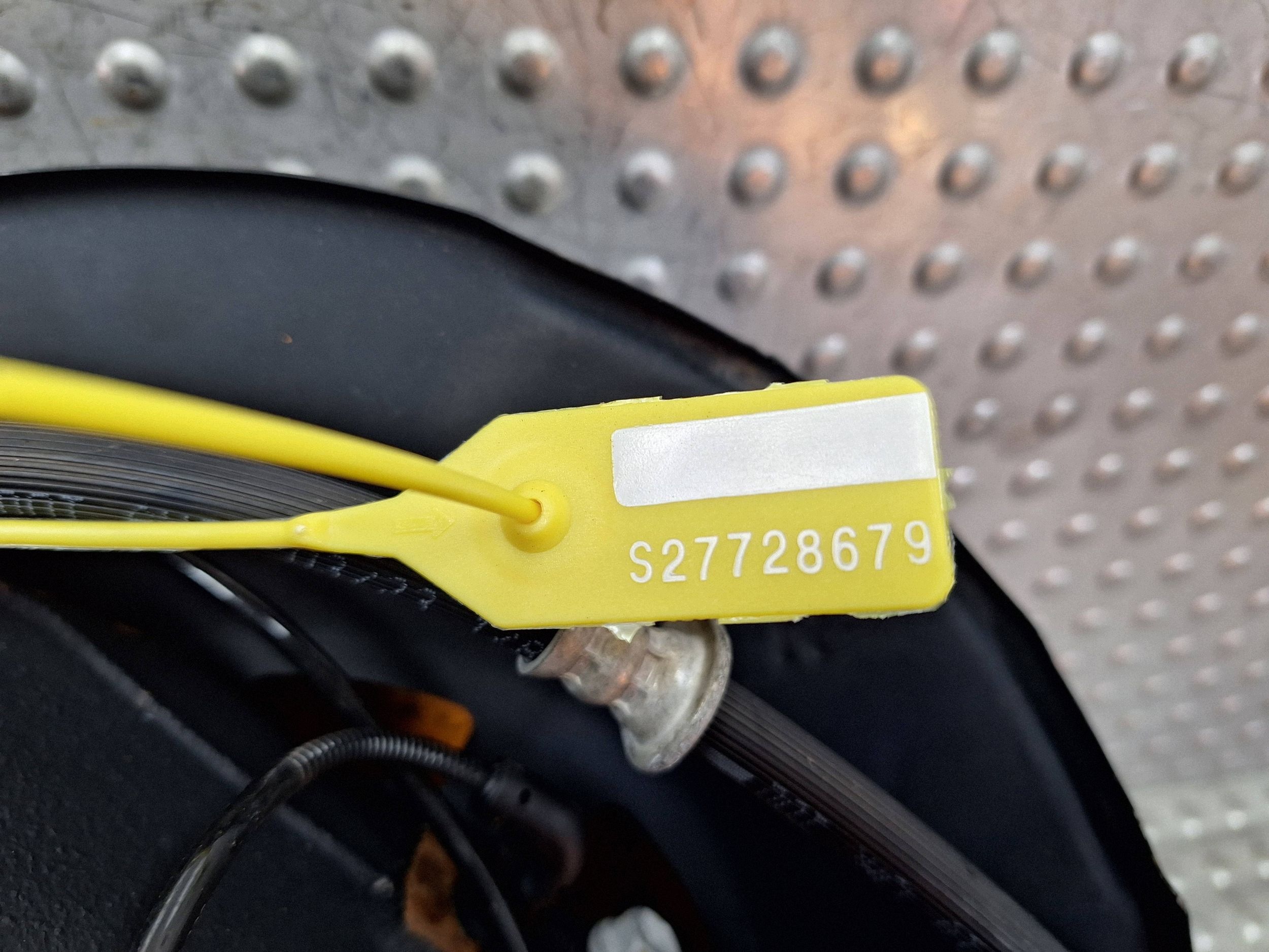 otoč pravá předek TOYOTA YARIS IV 20-26 třmen
