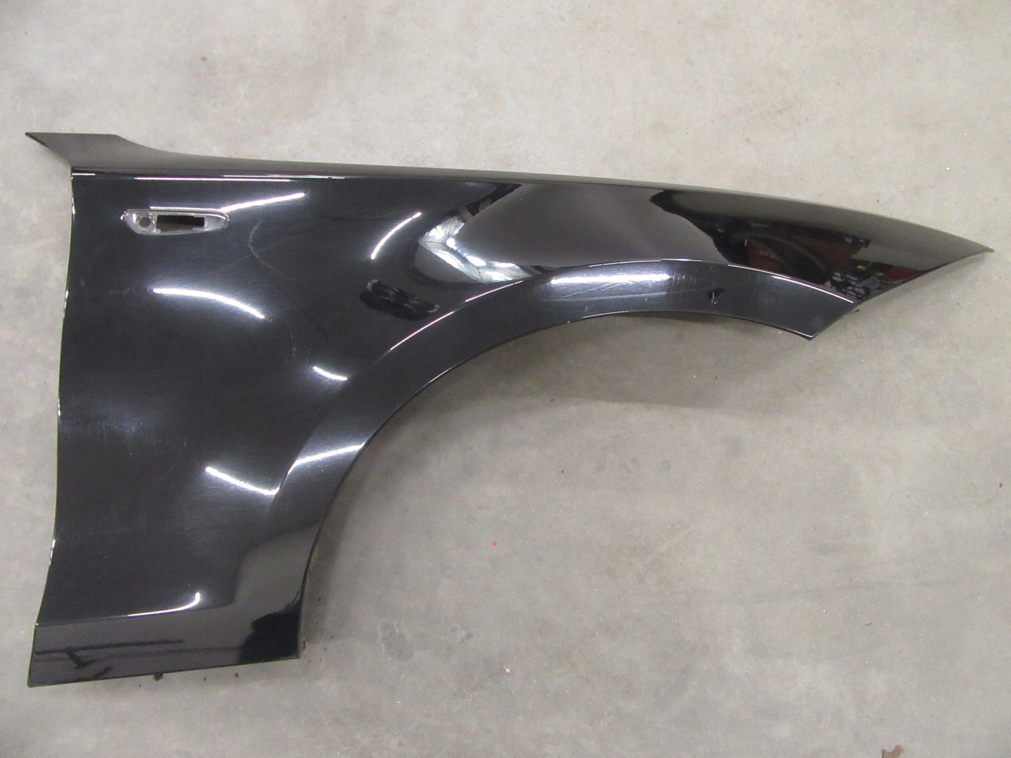 fender right front front BMW 1 e81 e82 e87 e88 Schwarz 2 668