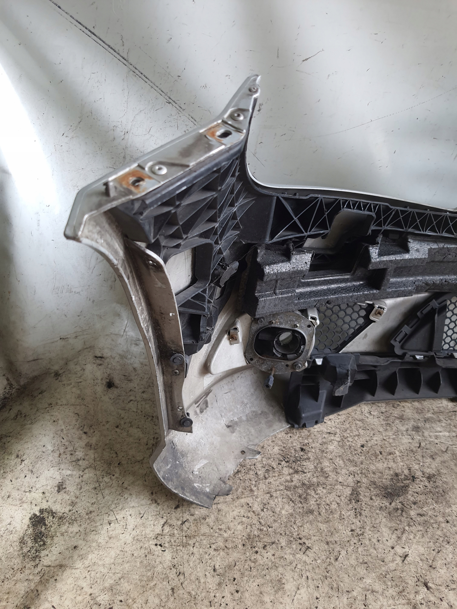 MERCEDES C-KLASA W204 AMG 08-11 bumper PDC