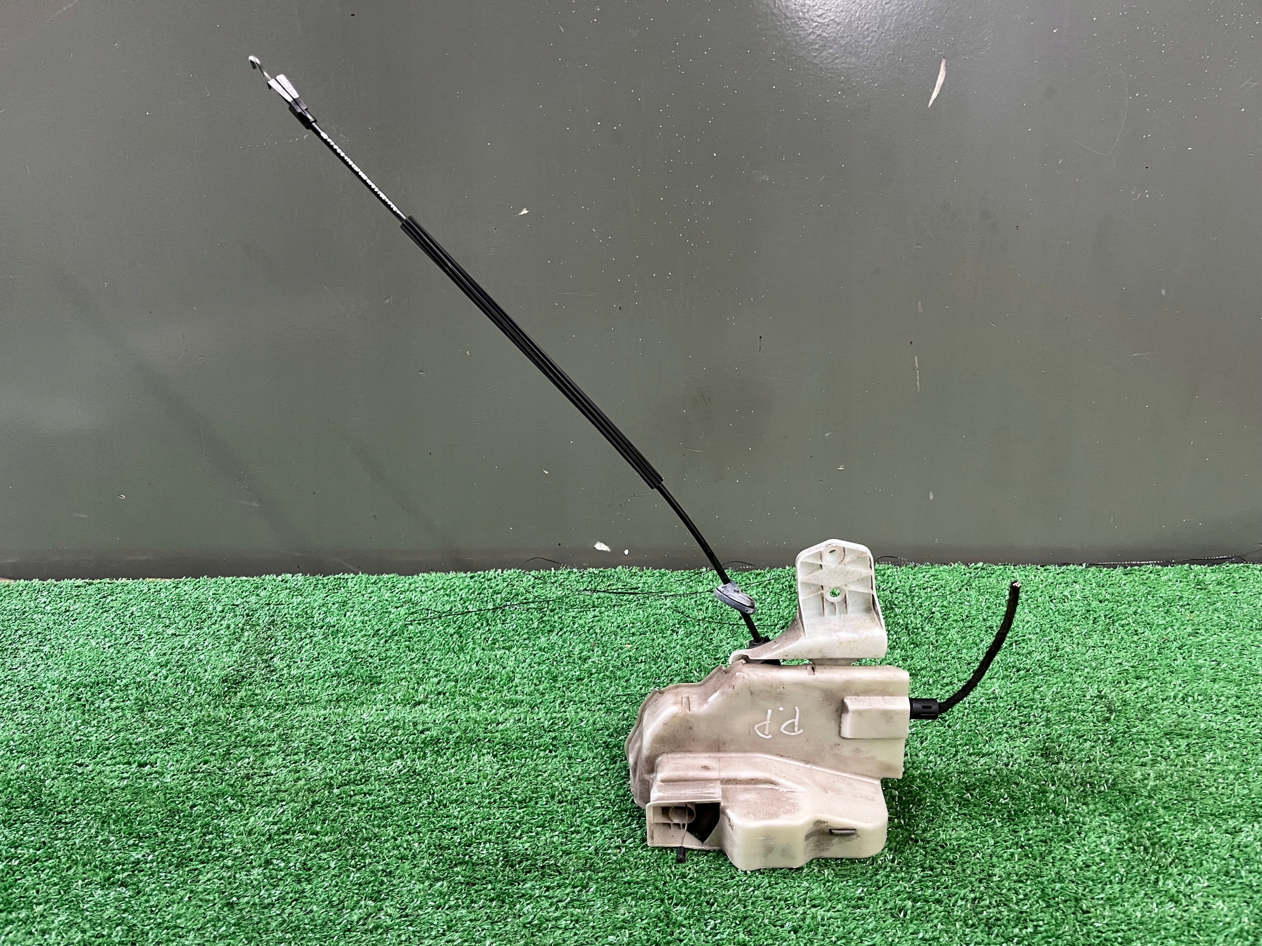 lock door right front VOLKSWAGEN TOURAN 1 9 PIN
