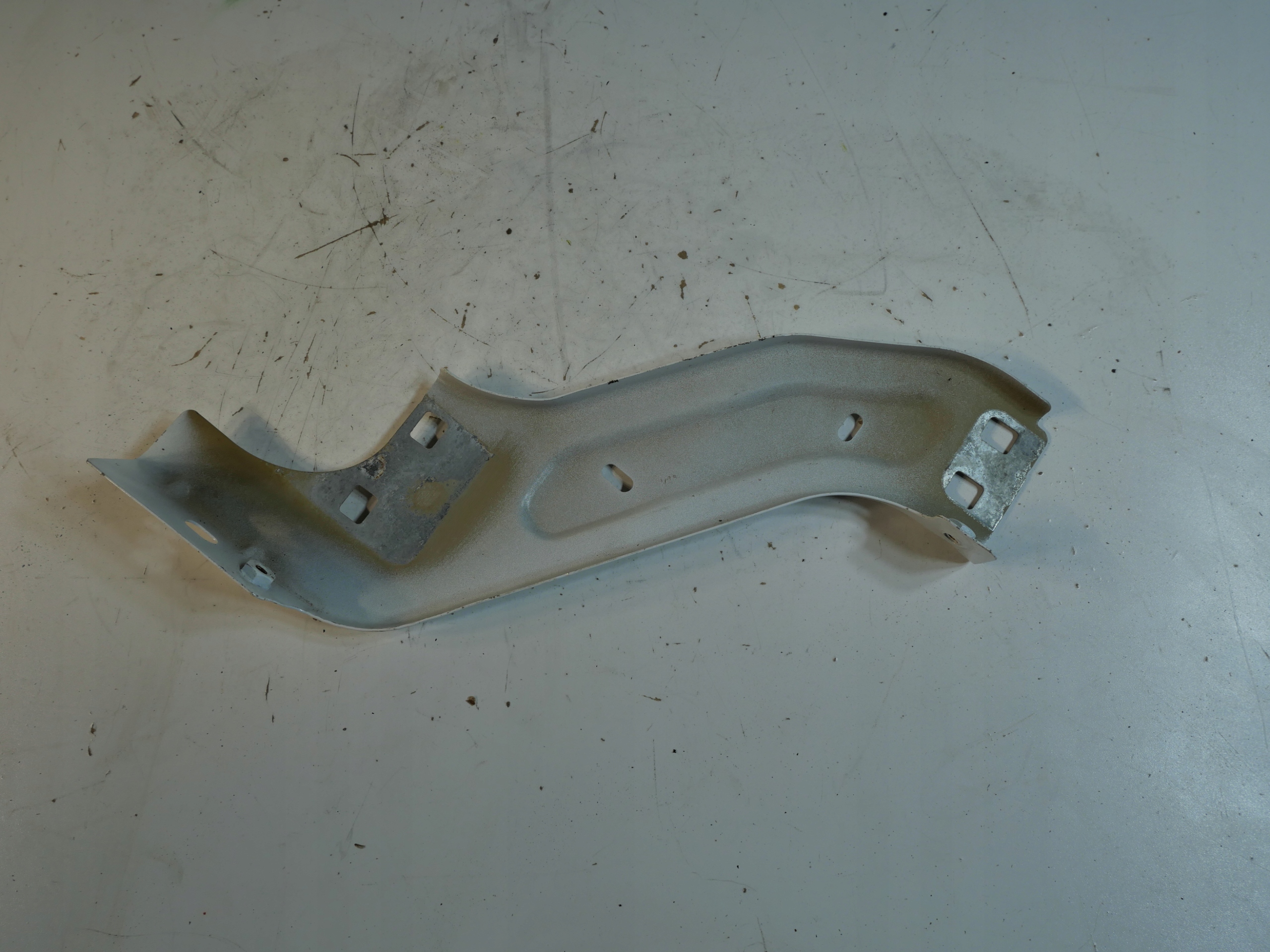 Blech Halter Leuchte PEUGEOT PARTNER II BERLINGO III