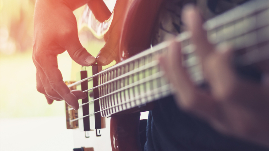 Jak Nauczyc Sie Grac Na Gitarze Basowej Allegro Pl
