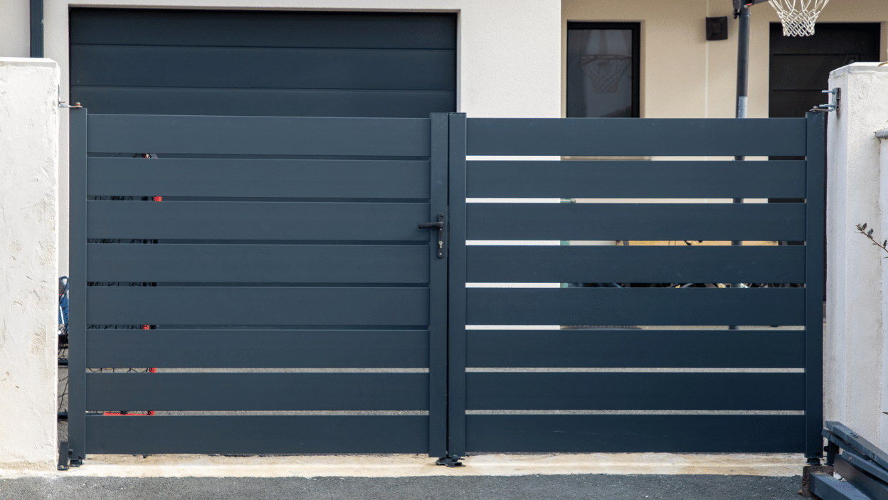 Furtka ogrodzeniowa – ze słupkami, z siatki czy panelowa? - Allegro.pl