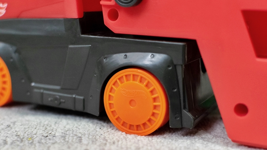 Koleso Mega Transporter Hot Wheels