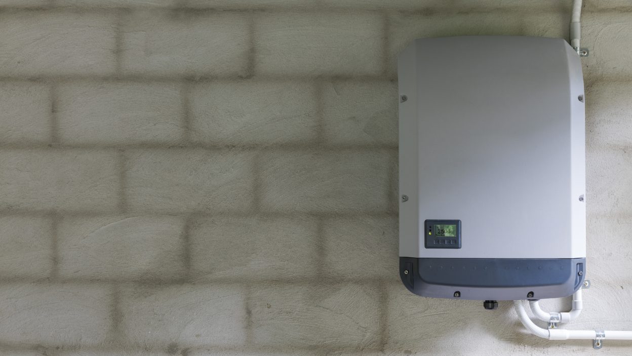 Mikroinvertory alebo klasický invertor - čo si vybrať?