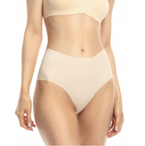 rekomendowane zdjęcie - produkt prezentowany w jednym ujęciu na modelce