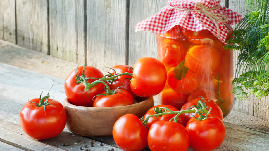 5 pomysłów na przetwory z pomidorów