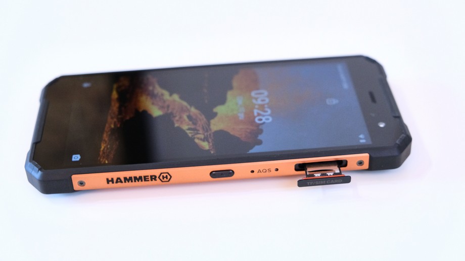 smartfon Hammer Explorer Pro tacka na kartę SIM smartfon Hammer Explorer Pro tacka na kartę SIM