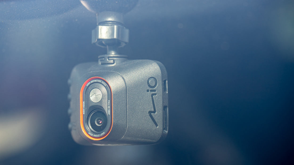 Caméra Embarquée Mio MIVUE C312 - Écran 2 Pouces, Angle De Vue 130°, Carte Class 10, Compacte 55 G