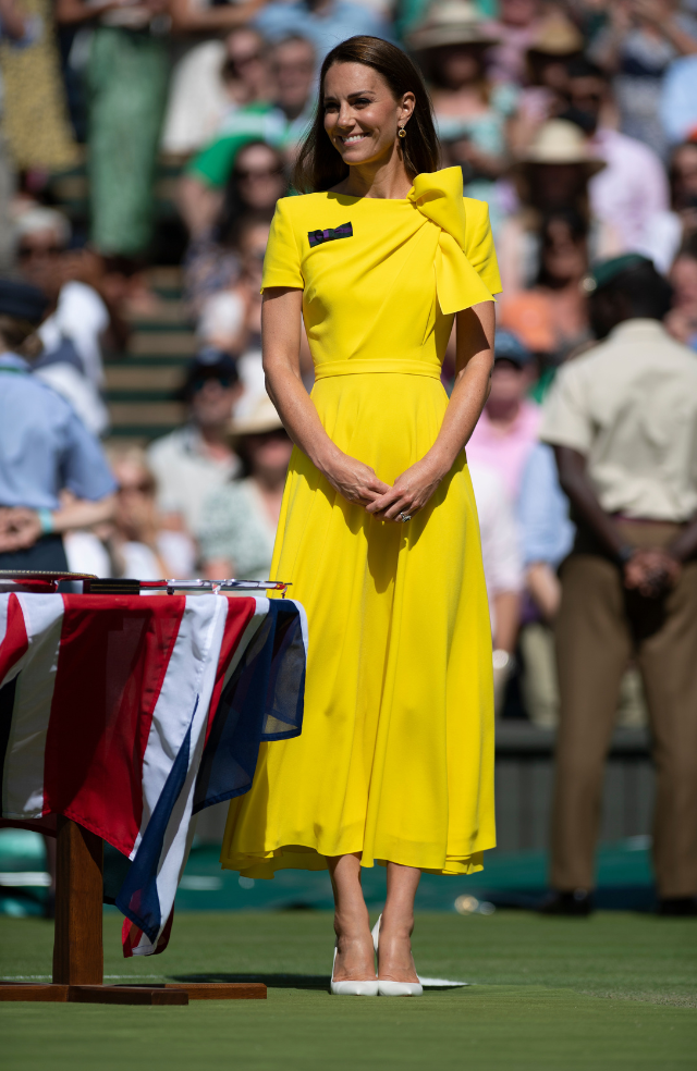 Księżna Kate w pięknej drogiej kreacji Roksanda na finale Wimbledonu