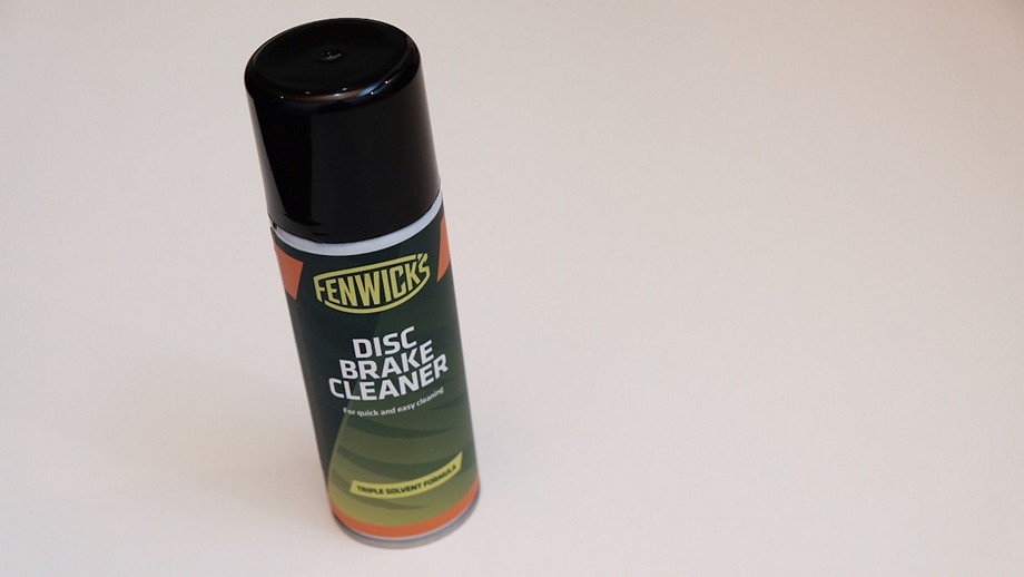 Test odtłuszczacza do tarcz hamulcowych FENWICK’S Disc Brake Cleaner