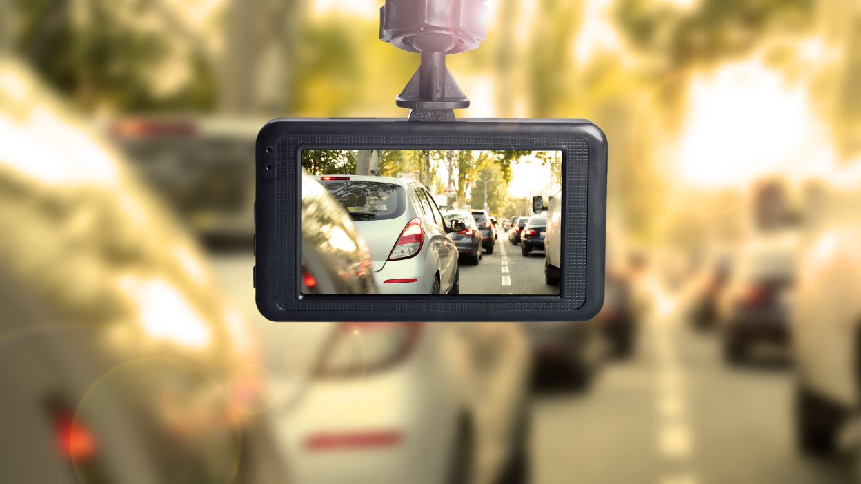Kamera samochodowa – jaką wybrać (przegląd popularnych modeli)