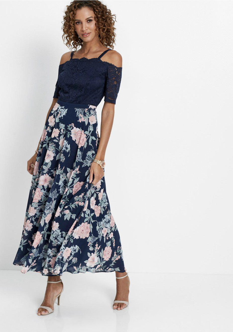 rekomendowane zdjęcie - model zajmuje około 80% wysokości/szerokości zdjęcia