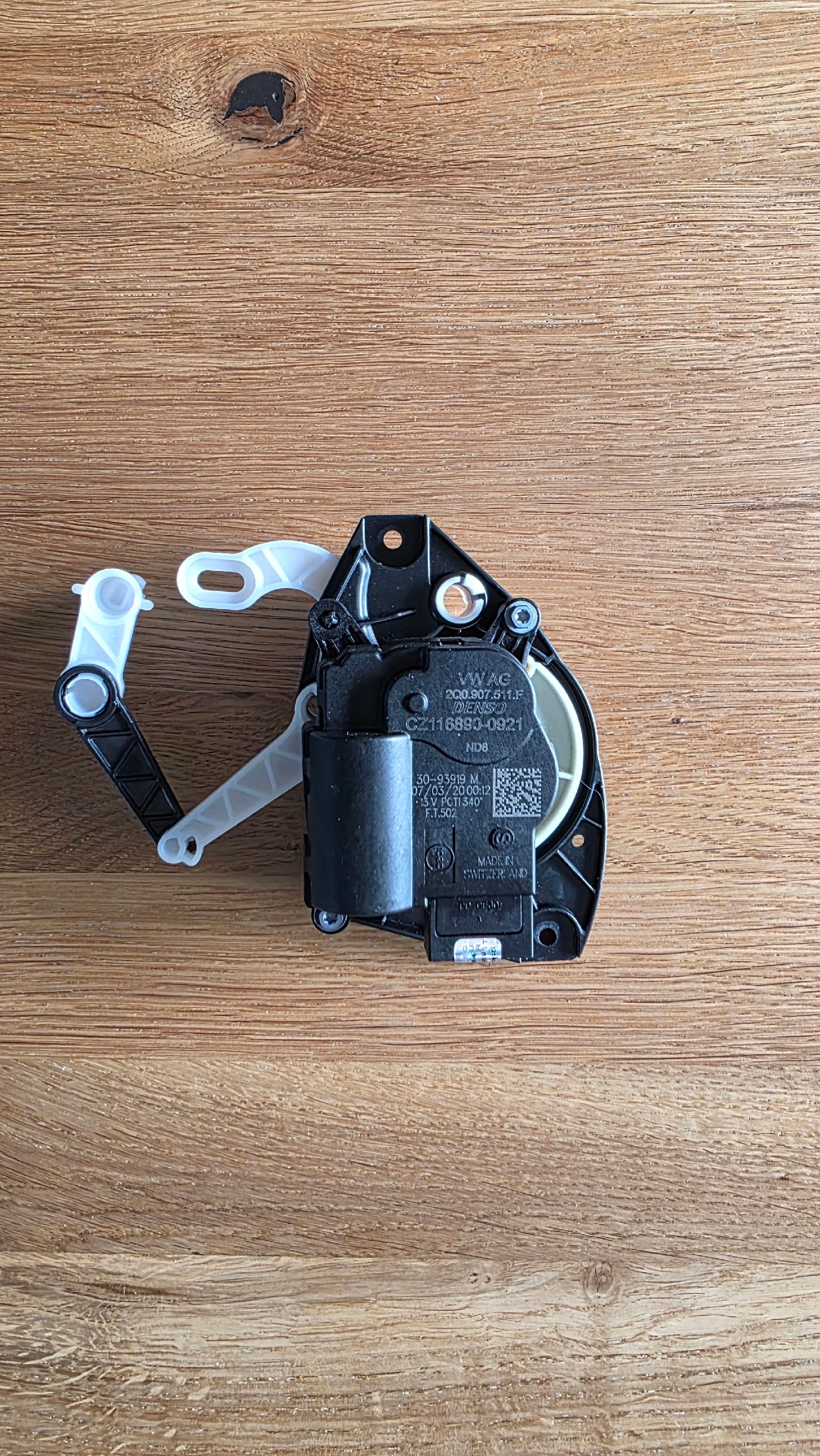 МОТОРЧИК РЕГУЛЮВАННЯ ОБІГРІВАЧА AUDI SEAT SKODA VW 2Q0907511F ОРИГІНАЛ 