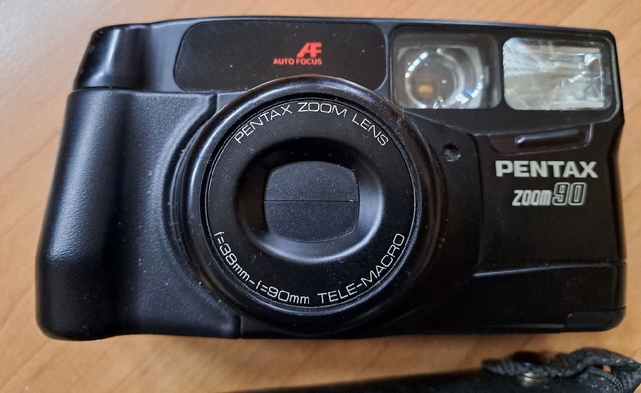 Aparat analogowy kompaktowy PENTAX ZOOM 90 z Danii Poznań Licytacja