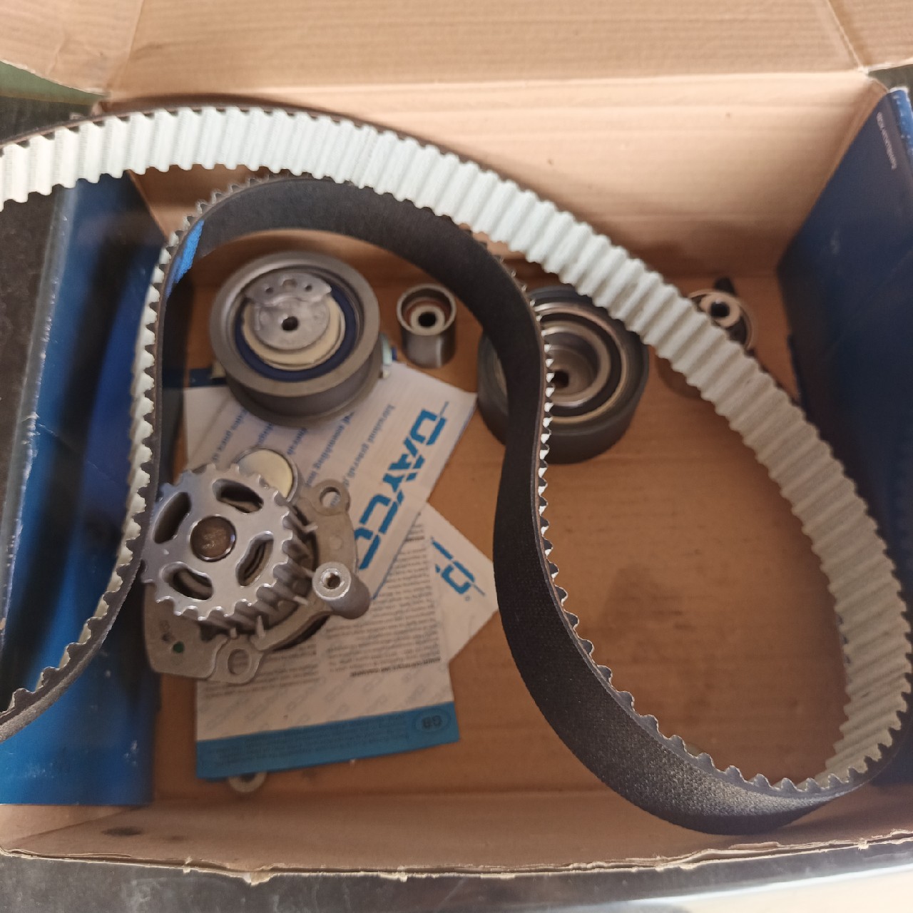 КОМПЛЕКТ РОСПОДІЛЬНИКА + НАСОС ВОДЯНИЙ KTBWP5630 DAYCO AUDI VW SKODA SEAT TDI 