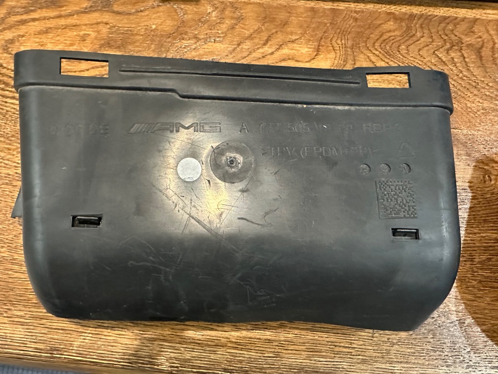 КАНАЛ ПОВІТРЯ A1775051800 ВЕРХНІЙ КАМЕРИ ДВИГУНА DO MERCEDES CLA 
