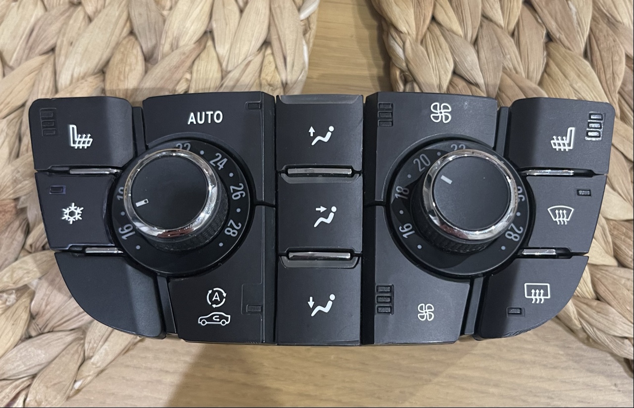 ПАНЕЛЬ УПРАВЛІННЯ КОНДИЦІОНУВАННЯ OPEL ASTRA J IV АКЦІЯ 13343708 С ПІДІГРІВОМ 