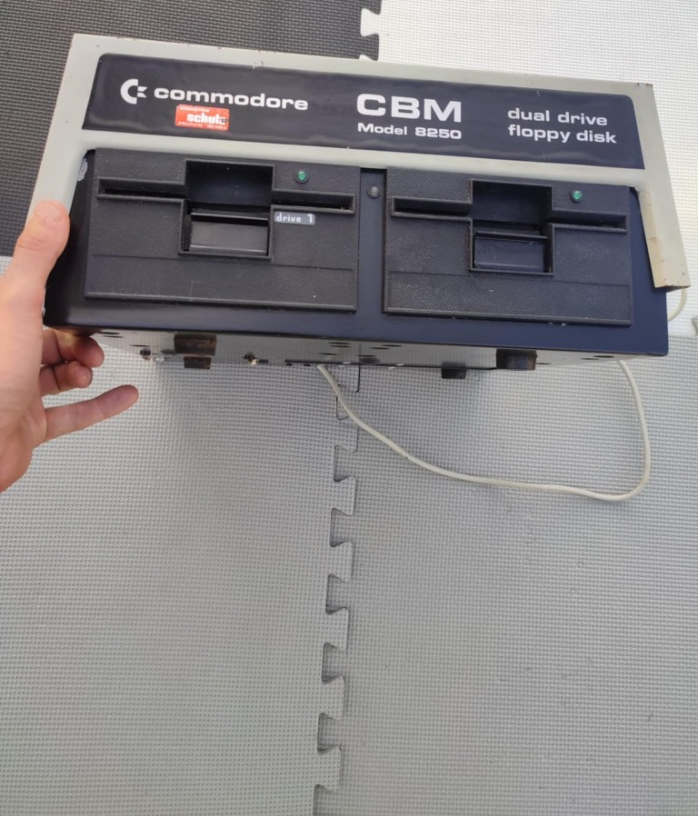 Commodore CBM 8250 Stacja Dyskietek | Bytom | Kup teraz na Allegro Lokalnie