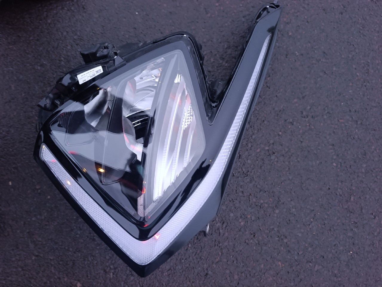 В ХОРОШОМУ СТАНІ ФАРА KIA SPORTAGE V 5 ПОВНИЙ LED (СВІТЛОДІОД) 92102R2000 21- 