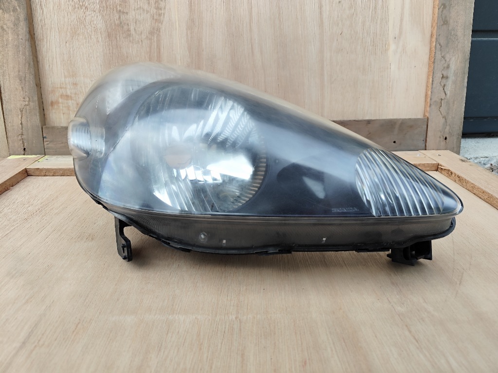 ПРАВИЙ ФАРА ПЕРЕДНІЙ HONDA JAZZ 2002-2008 - STANLEY P2187 