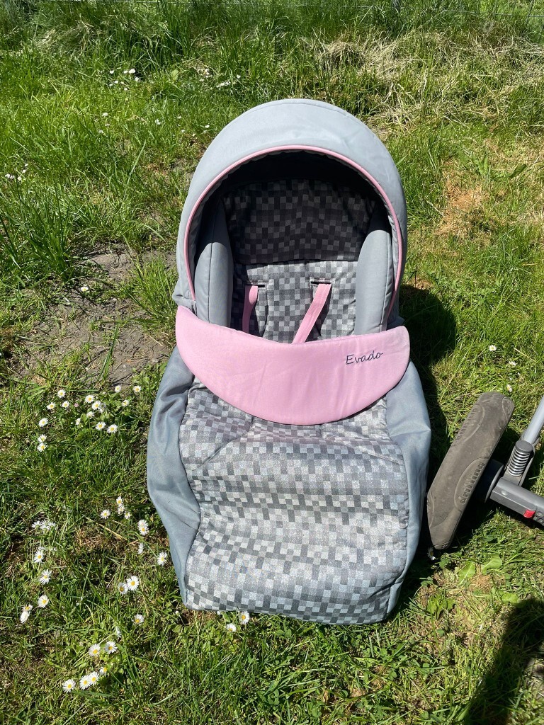 Evado pram hot sale