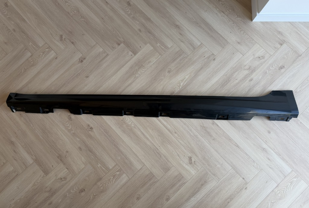 AUDI A5 НАКЛАДКА ПОРОГУ 8W8853859 W КОЛІР LX7L 