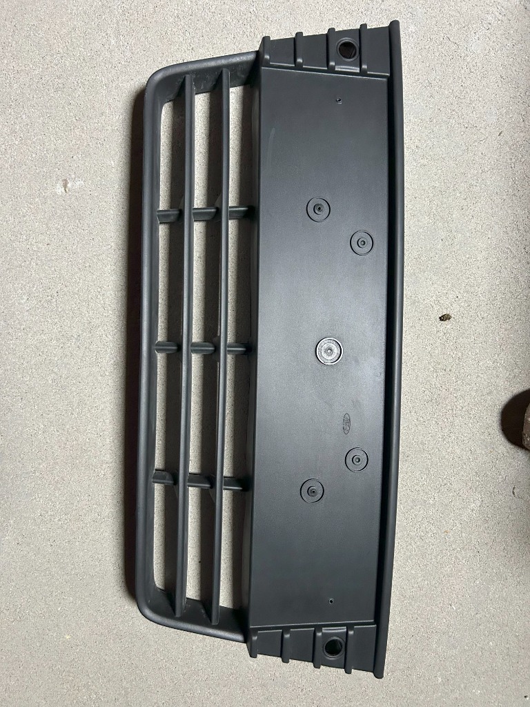 РЕШІТКИ РАДІАТОРА БАМПЕРА FOCUS MK3 BM51-17K945-B, BM51-19952-A, BM51-BA133-B 