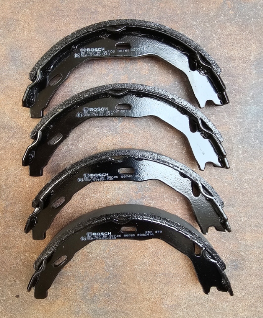 КОЛОДКИ ГАЛЬМІВНЕ BOSCH 0986487723 0044208620 (БЕЗ SPREZYN) 