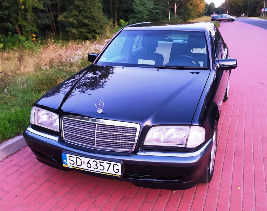 Mercedes Benz W202 z gazem Cena 5900,00 zł Dąbrowa