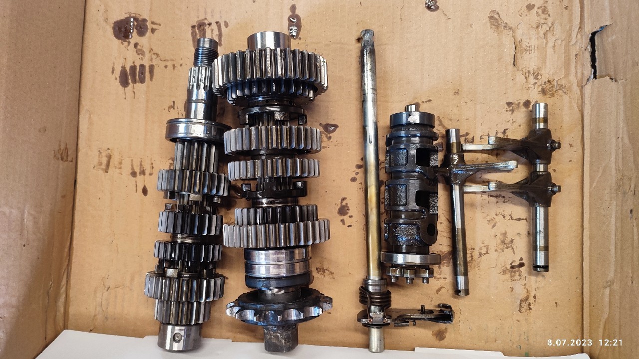 【新品・未開封】Chevon 初版 Chevon 【初回生産限定】(+Blu-ray) : Chevon | HMV&BOOKS