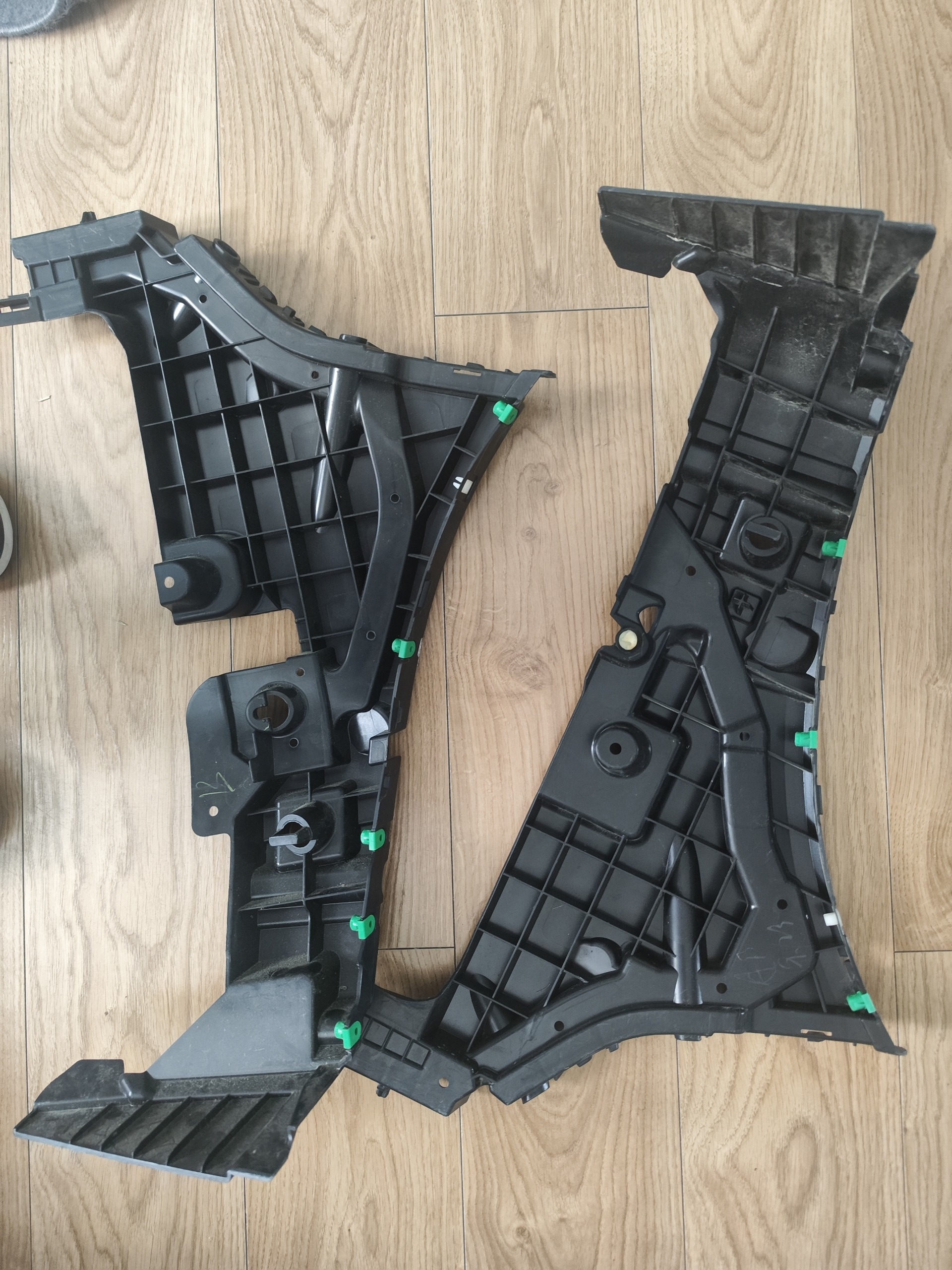 КРІПЛЕННЯ ЗАДНЬОГО БАМПЕРА VOLVO XC60 II 31663562 31663563 