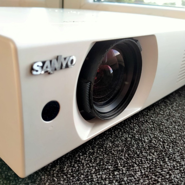Projektor multimedialny Sanyo PLCXU106 3LCD Częstochowa Licytacja