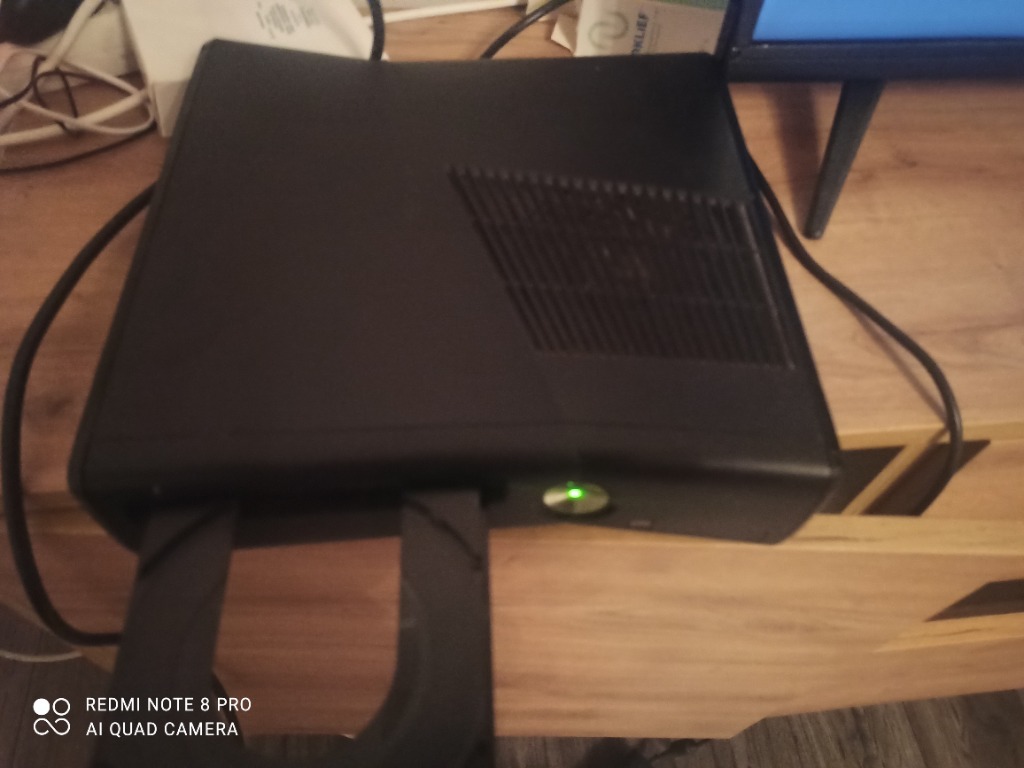 Konsola xbox 360 z padem Kalwaria Zebrzydowska Licytacja na Allegro