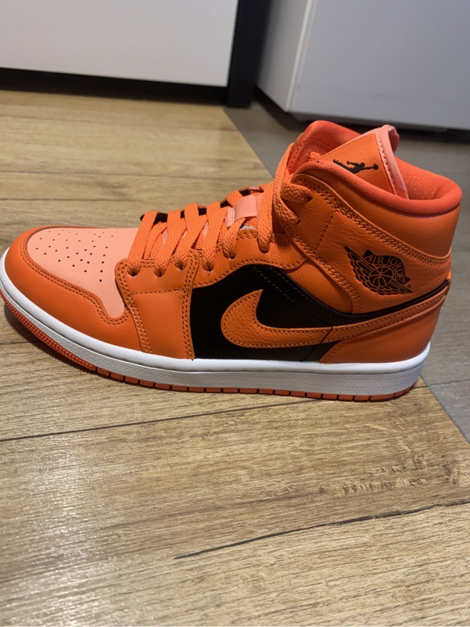 orange black air jordan 1