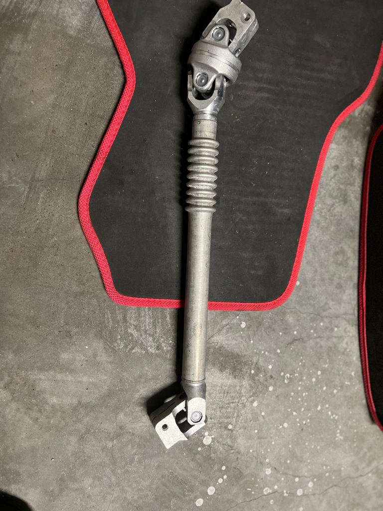 ВАЛ ШАРНІР СТІЙКИ РУЛЬОВОЇ BMW G20 G21 G22 G23 G26 6862088 