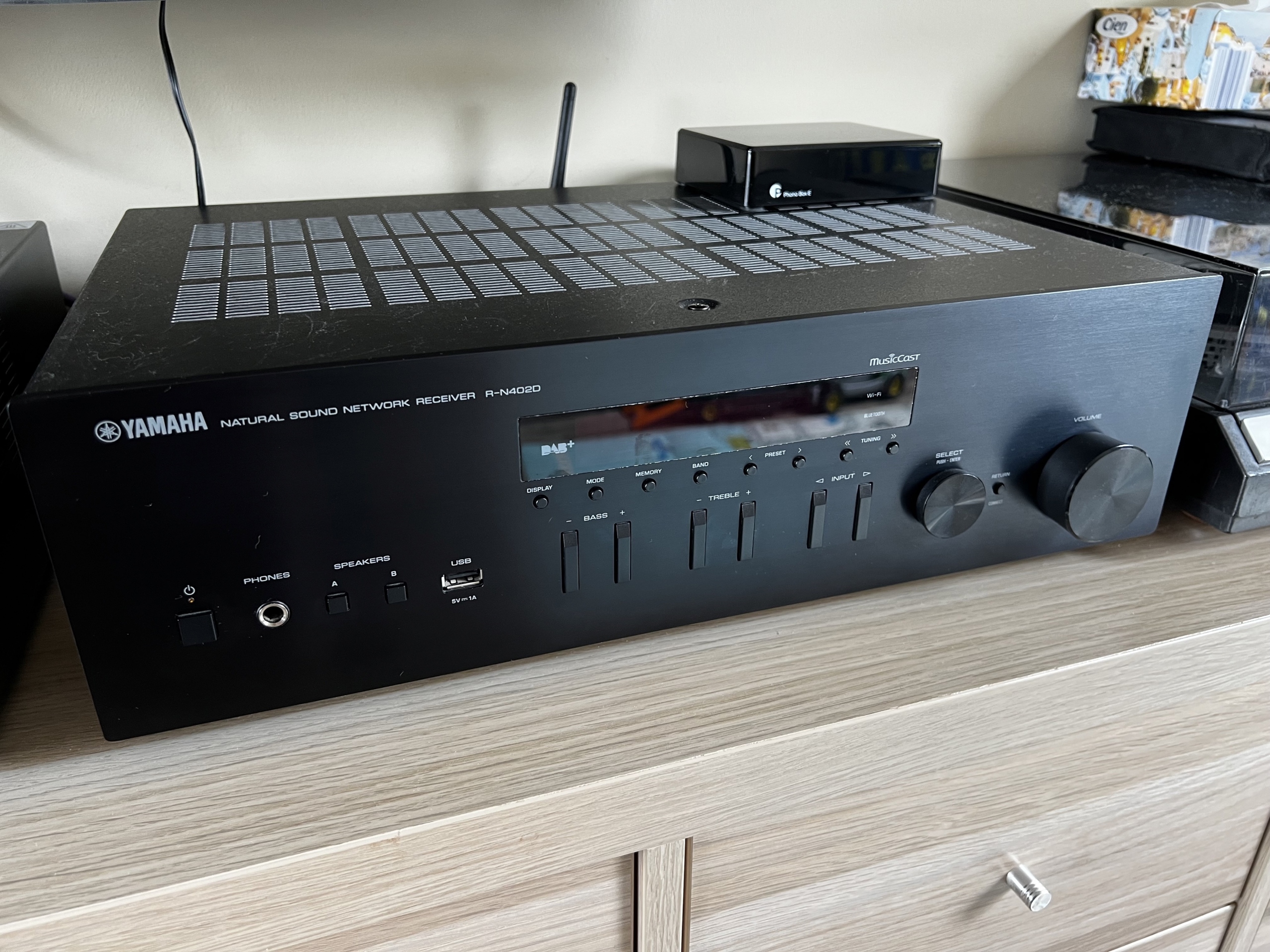 Amplituner / wzmacniacz Yamaha R-N402D | Bochnia | Ogłoszenie na ...
