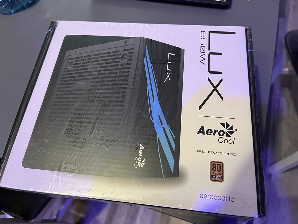 Aerocool LUXPRO750 Fuente De Alimentación 750W 80plus Bronze 88 Ventilador Fdb 5 Anos Garantia Especificaciones