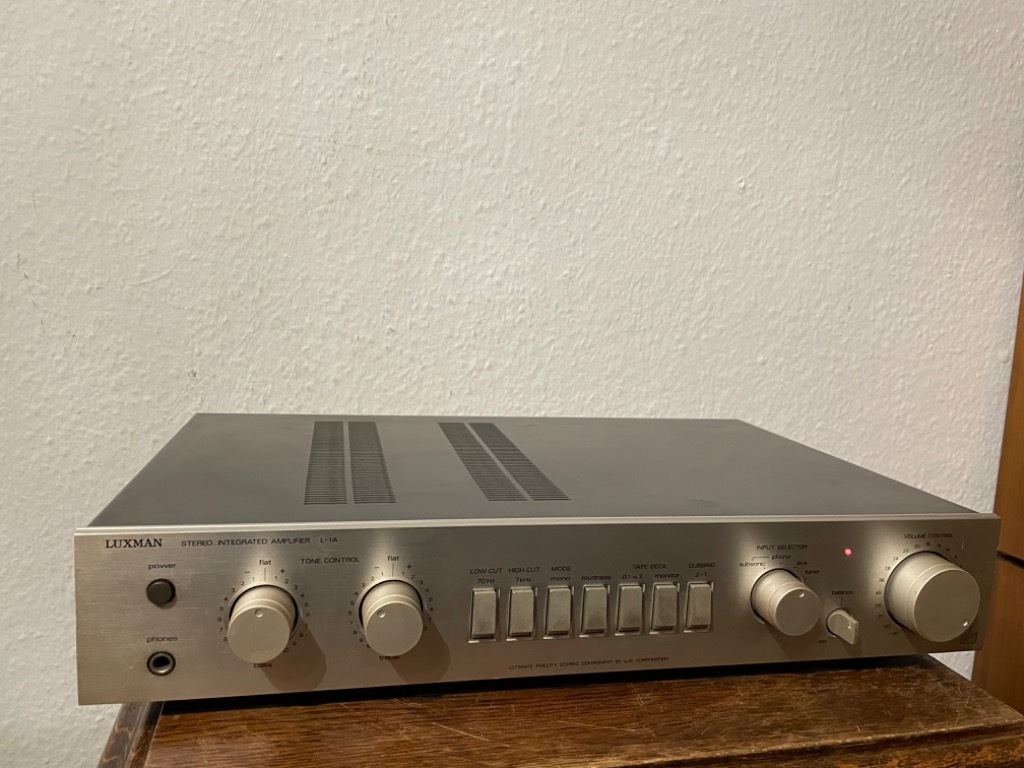 Luxman Stereo Integrated Amplifier Tuner LV 117 - Bunting Online