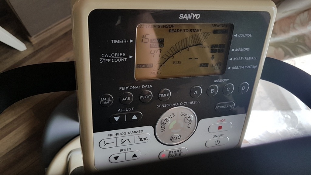 サンヨーe-jog 人気のスポーツスクーターをマイナーチェンジ ヤマハスクーター