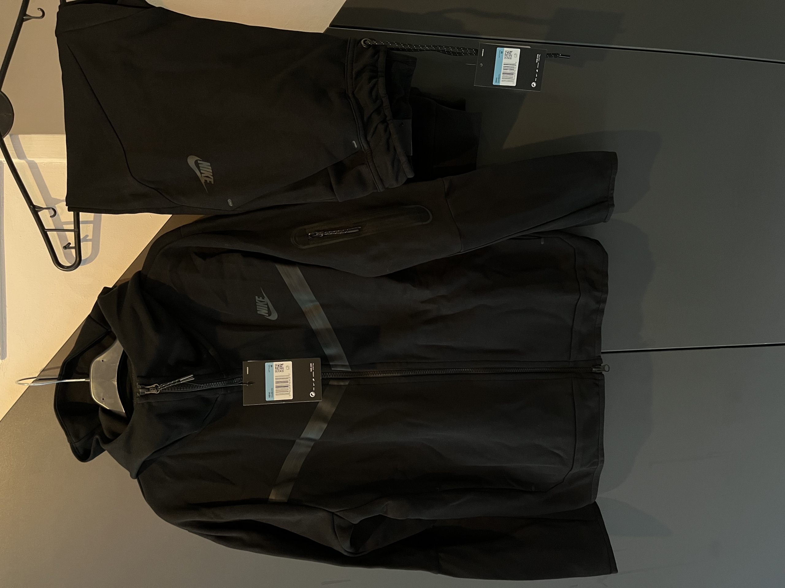 Nike Tech Fleece roz.S czarny bluza i spodnie Słupsk Kup teraz na Allegro Lokalnie