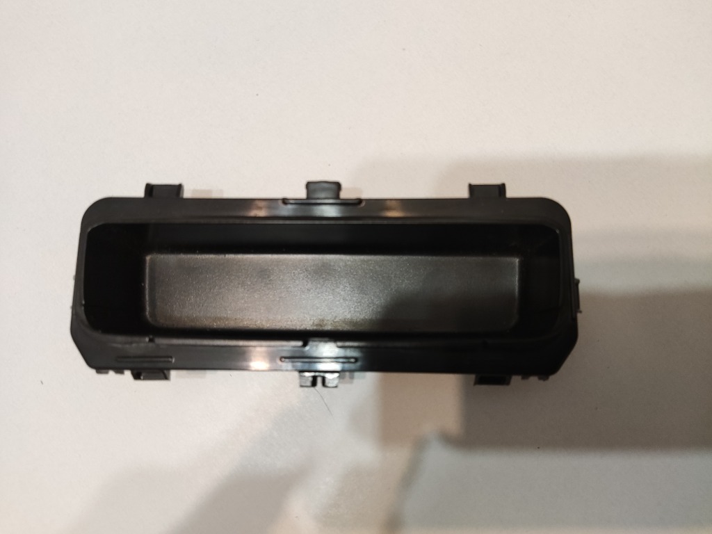 ЗАГЛУШКА ПОВІТРОВІД ЗАД VW ПАСАТ B8 3G0864131 